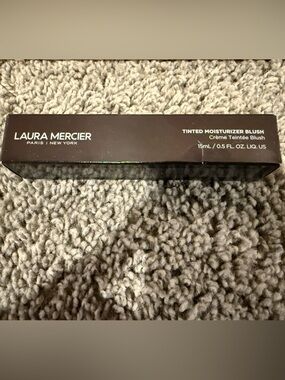 laura mercier Tinted Moisturizer blush Cherry Orchard